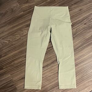 Women’s Lululemon High-Waisted Capri Leggings